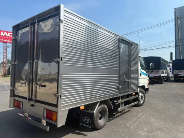 Thiết kế Hyundai N250 phía sau thùng xe